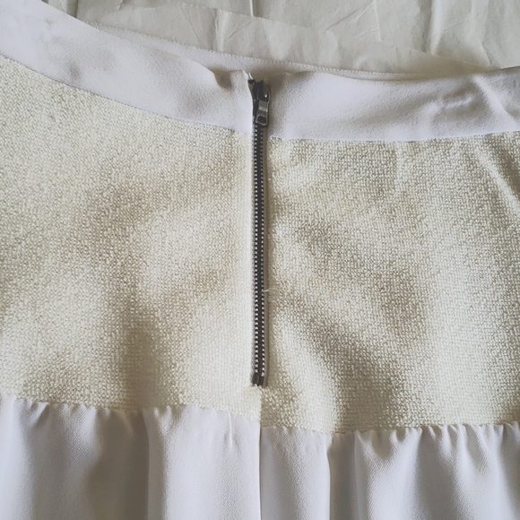 ALICE + OLIVIA New Pleat Flair Mini Skirt Contrast Knit White Size 8 Women's - Picture 9 of 11